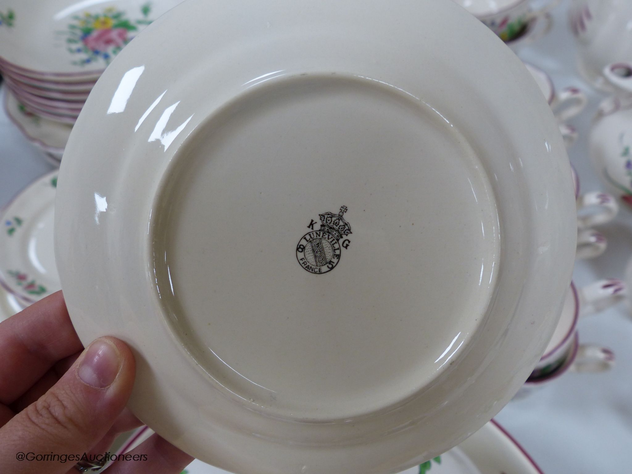 A Luneville part tea and dinner service
